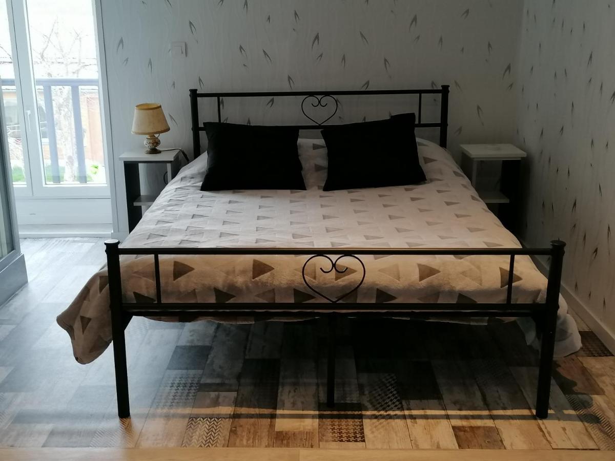 Chambre D'Hotes Bleigny-le-Carreau Bagian luar foto