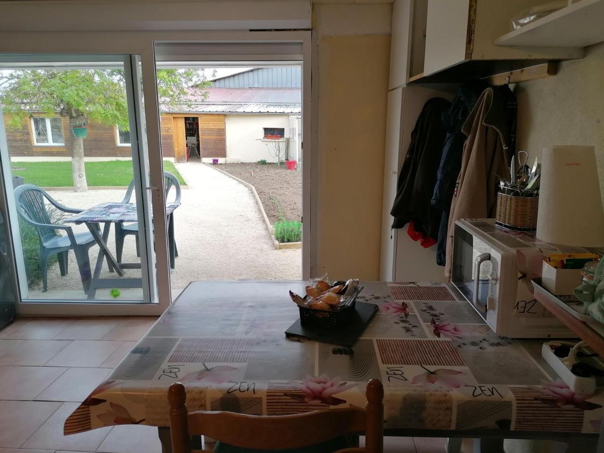 Chambre D'Hotes Bleigny-le-Carreau Bagian luar foto